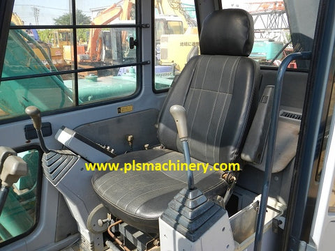 R03 SK100 3 KOBELCO EXCAVATOR FOR RENT IN SINGAPORE WITH LOAD INDIC